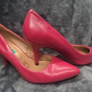 Calvin Klein Red Shoes Size 8 Pointed Toe Leather  Pumps With Stillettos
